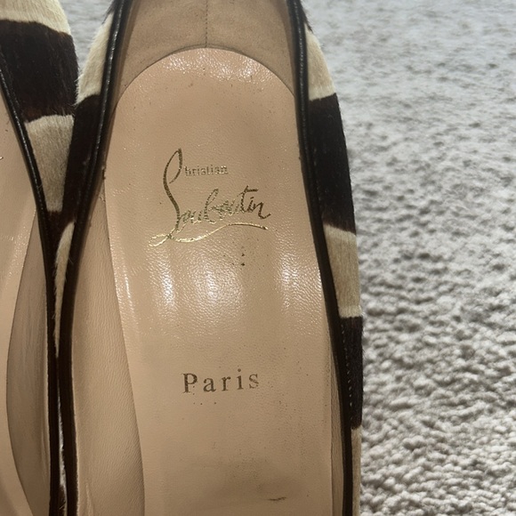 Christian Louboutin - Picture 8 of 9